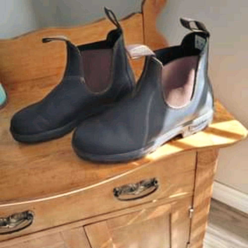 New blundstones, no original box